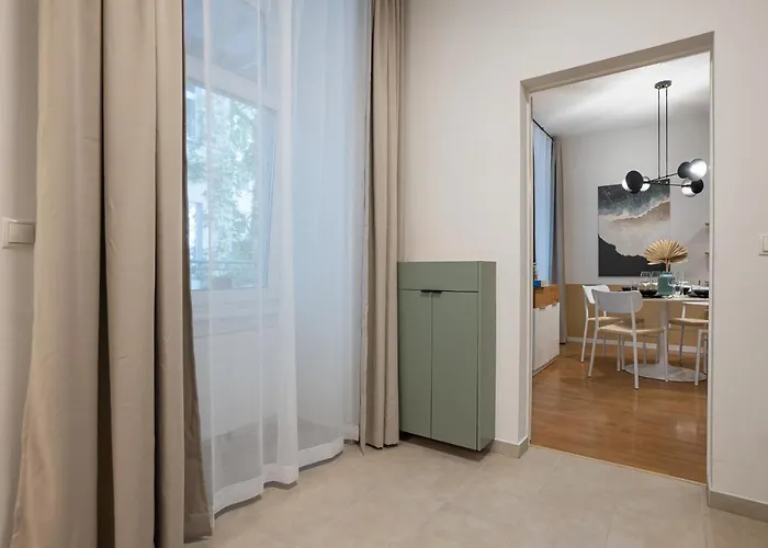 42 M2 Bright With A Terrace Viena